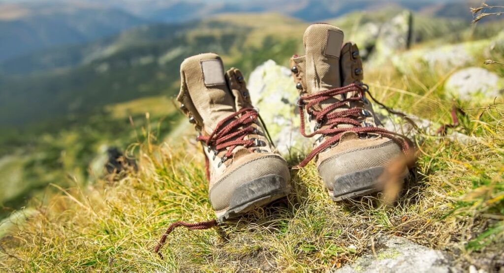 Classic Hill Country Trekking Tour in Sri Lanka